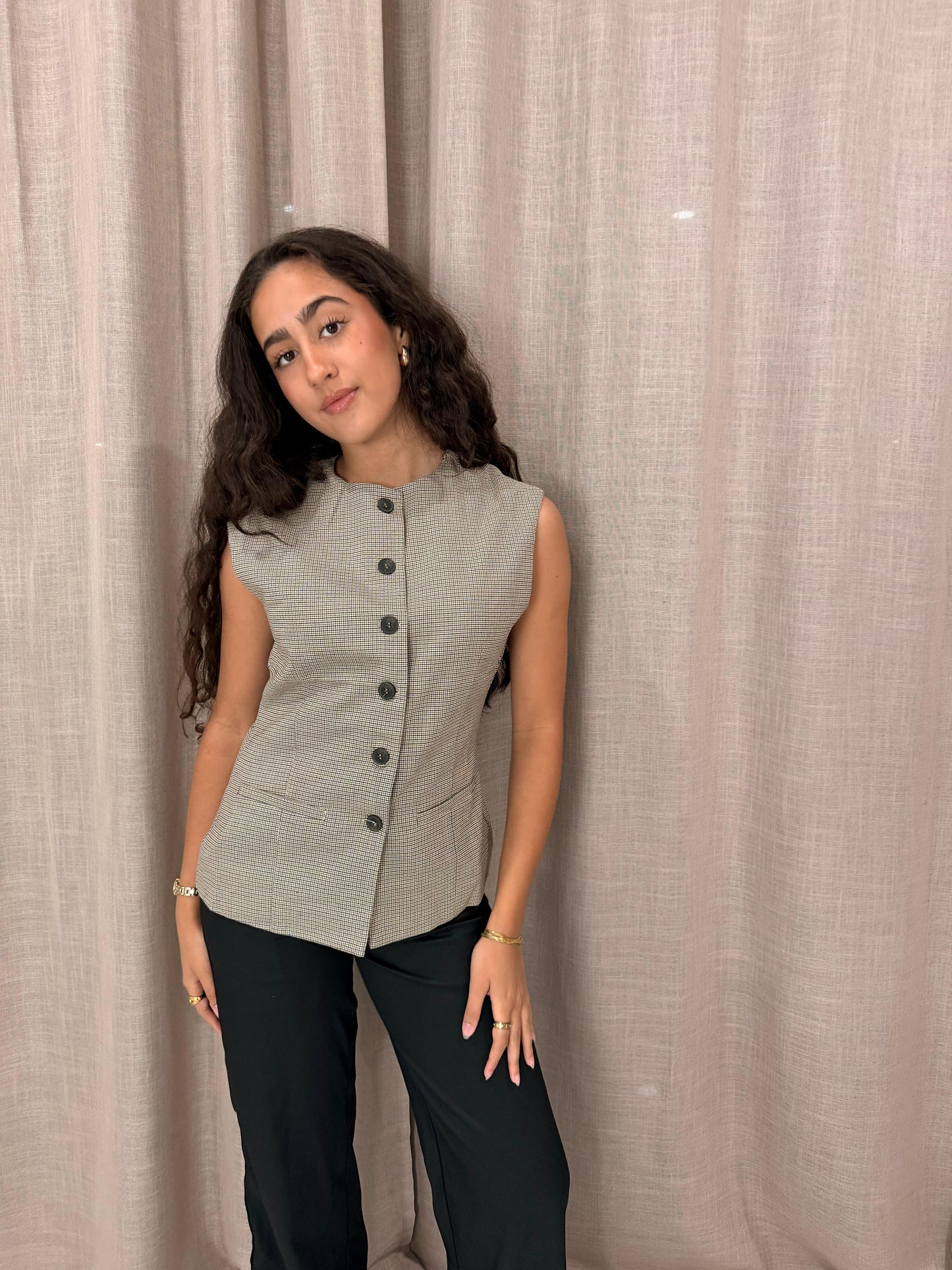 Sleeveless Crew Neck Vest